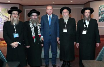 SON DAKİKA 'Erdoğan'a kucak açan Yahudi liderler istifa etmeli'