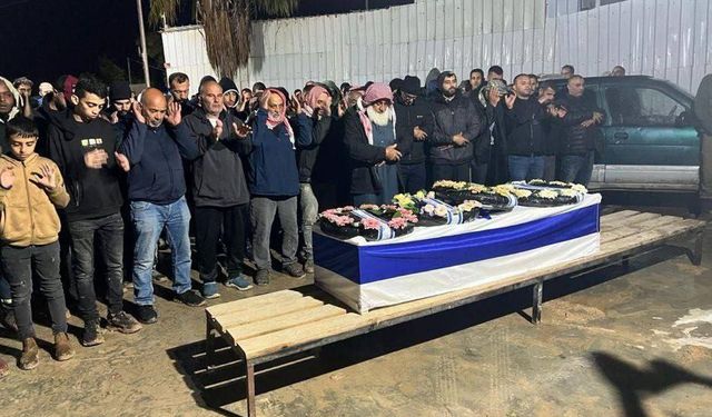 İsrailli askerin cenaze namazını kıldılar!