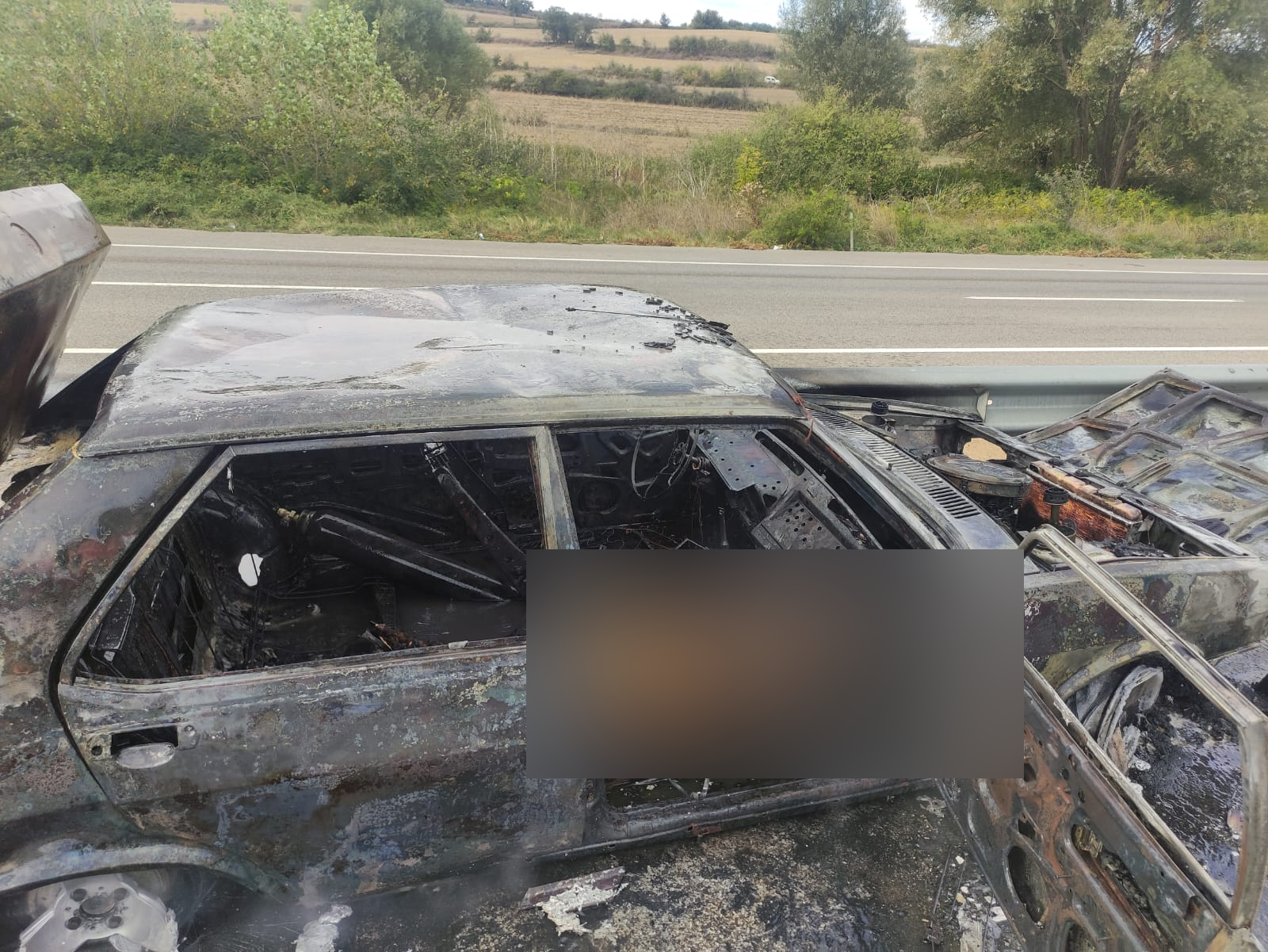 Tekirdağ'da alev alan araçta 1 kişi yanarak öldü, 1 kişi ise ağır yaralı -  Gazete Yazıyor