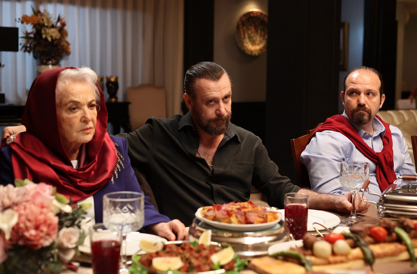 Aile dizi izle ilk bölüm