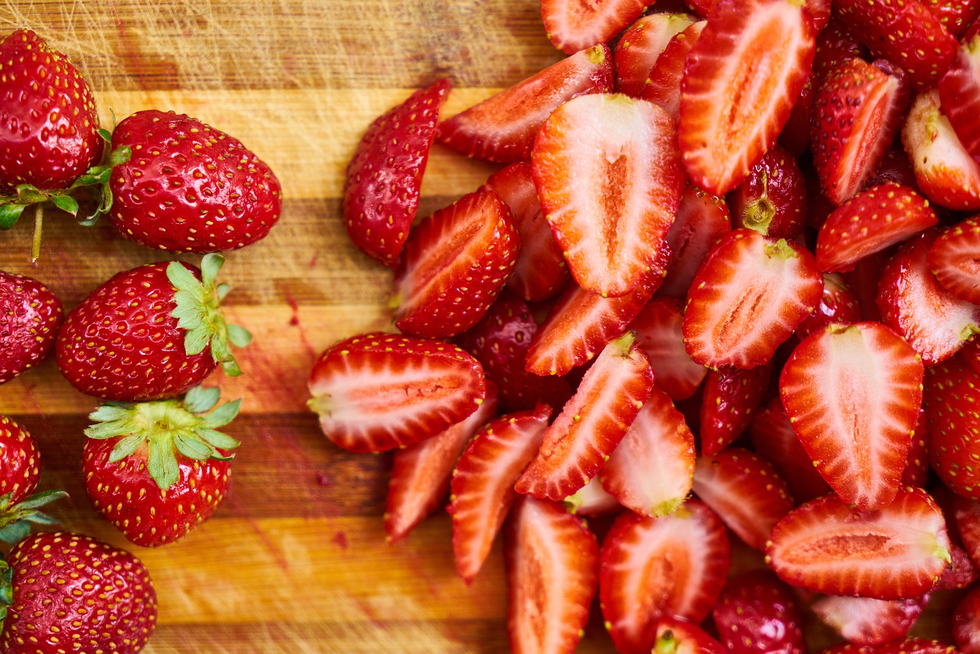 strawberries-gbb6b5a416_1920