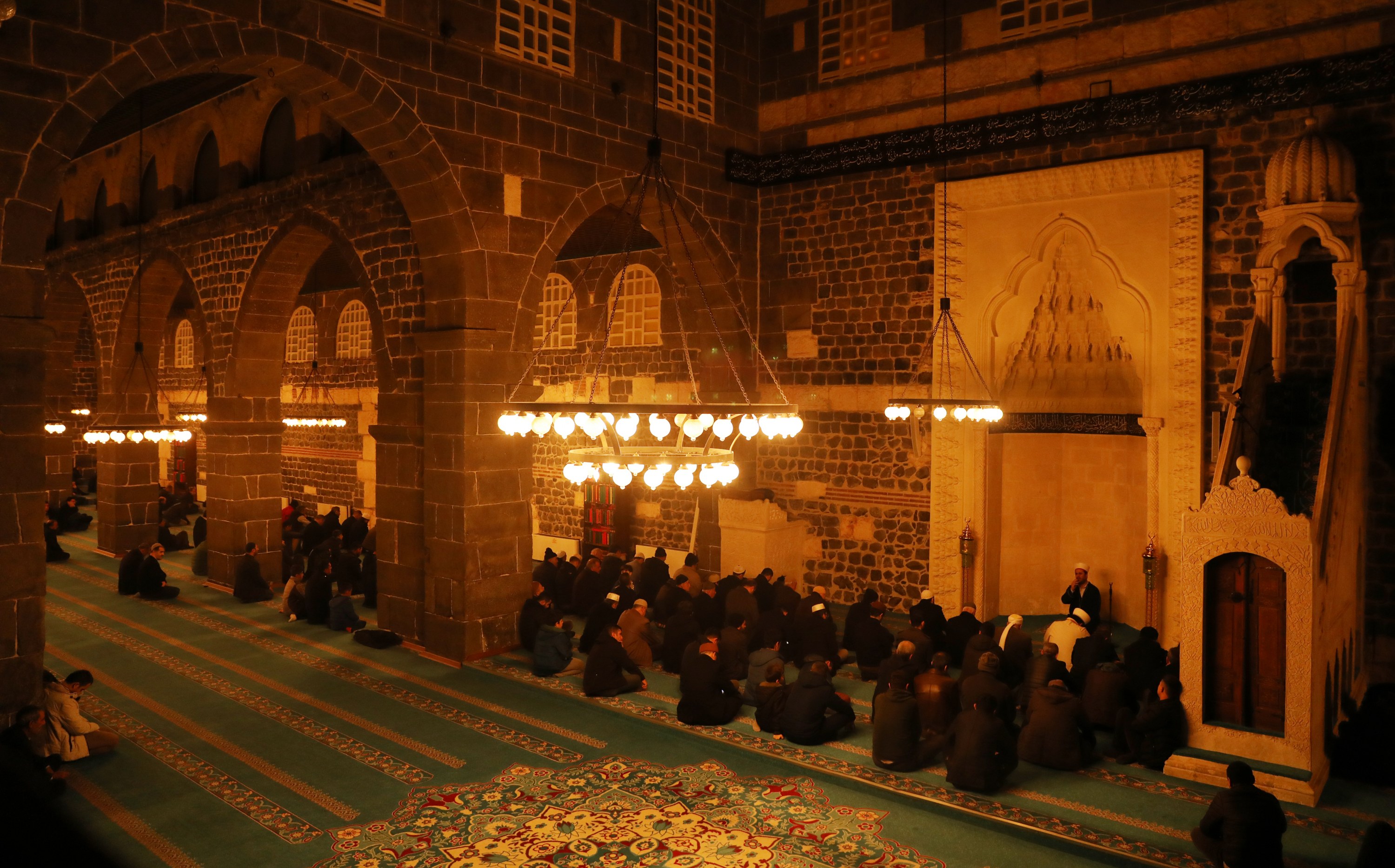 sabah ezanı cami teşrik tekbiri3
