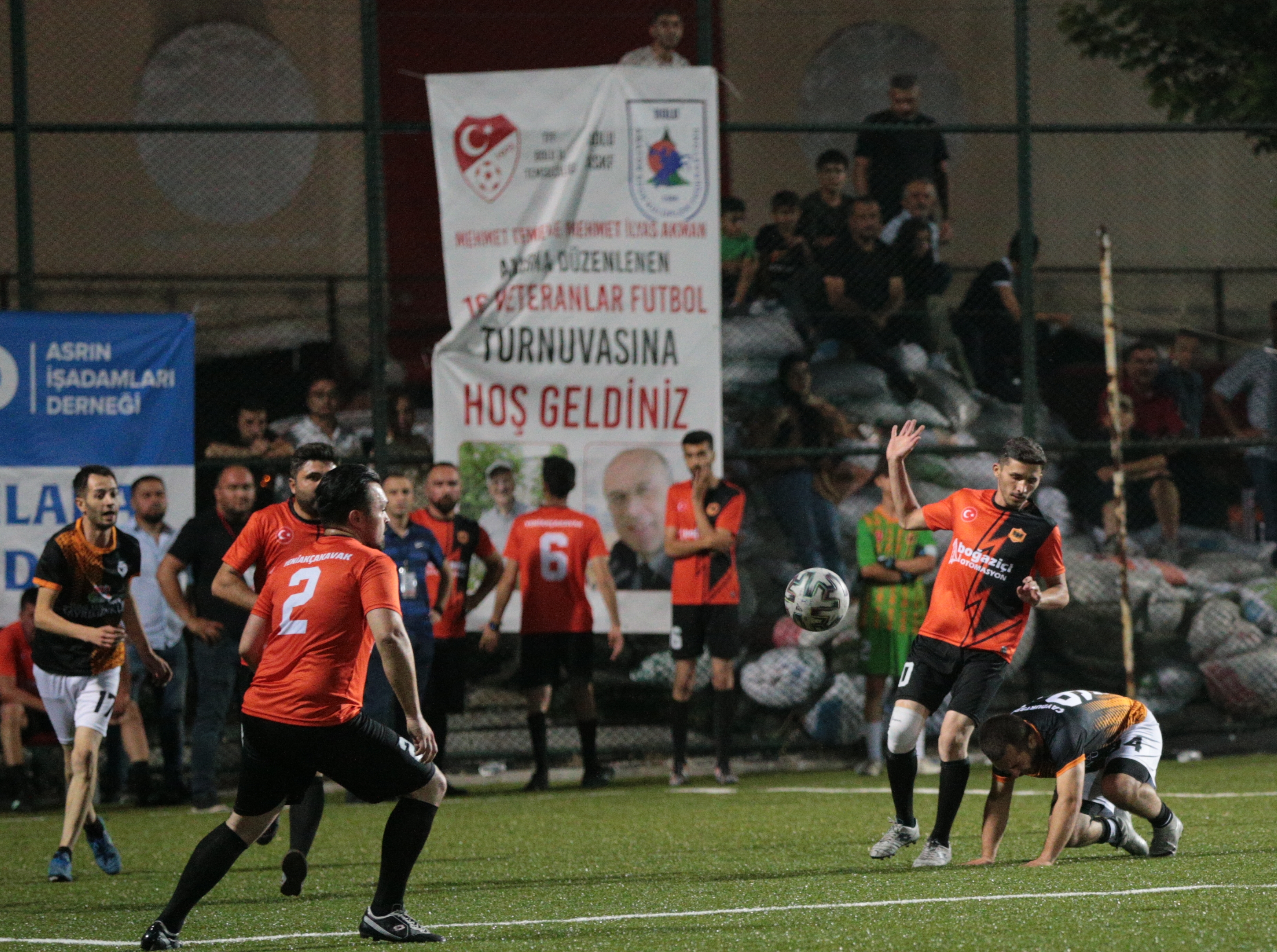 AA-20230827-32006764-32006759-SAMPIYON_KOYLER_LIGI_FUTBOL_TURNUVASI_BOLULULARI_TRIBUNDE_BULUSTURUYOR (1)