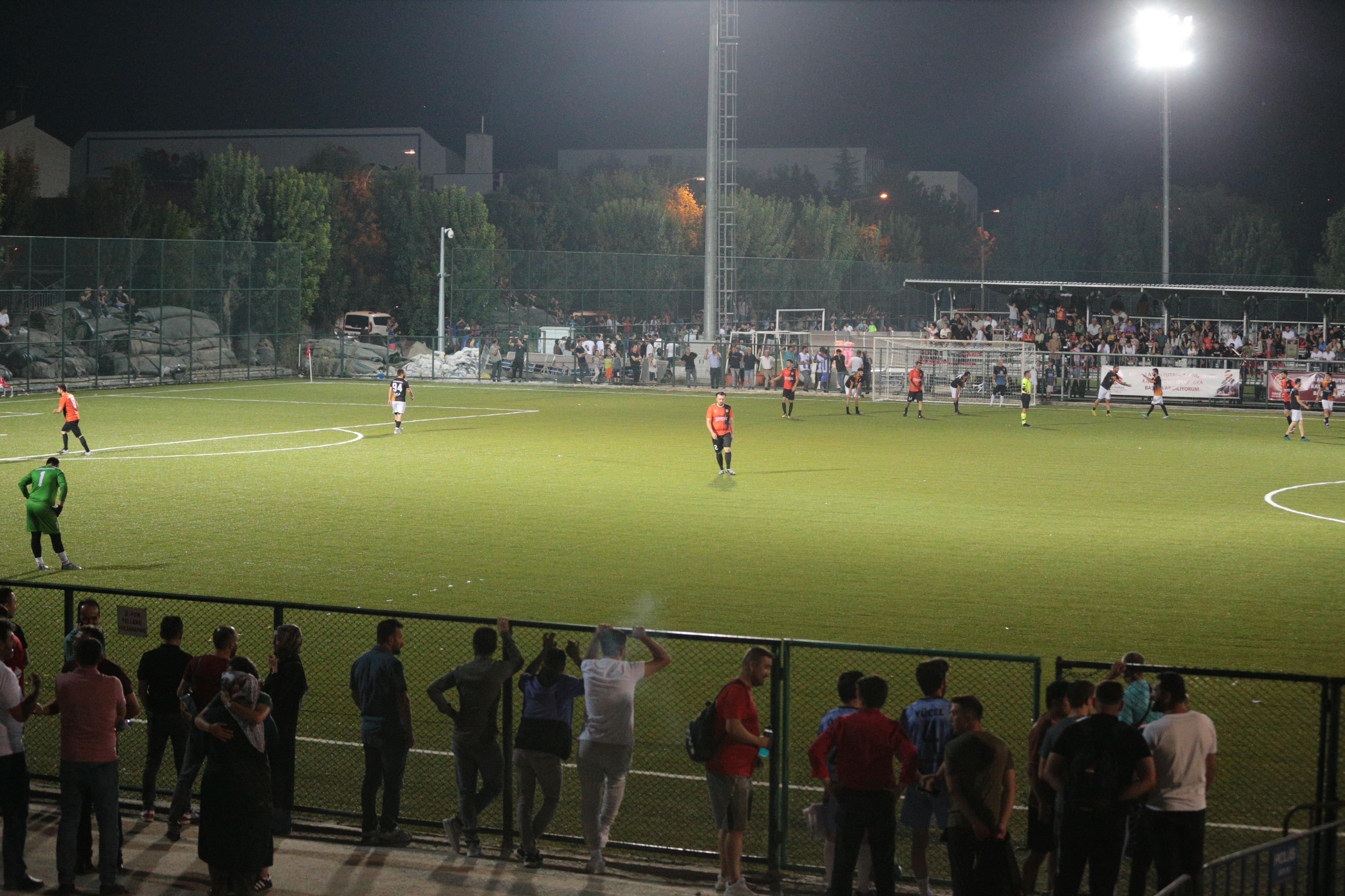 AA-20230827-32006764-32006761-SAMPIYON_KOYLER_LIGI_FUTBOL_TURNUVASI_BOLULULARI_TRIBUNDE_BULUSTURUYOR (1)