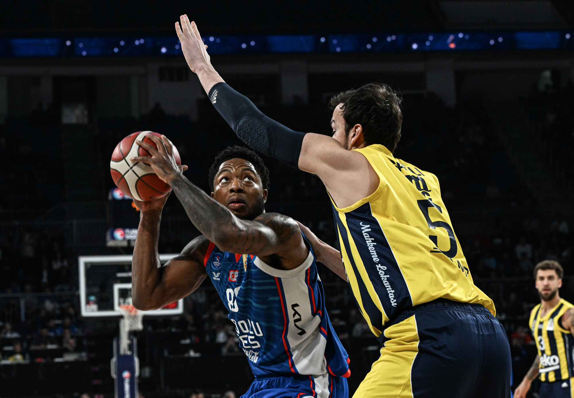 Aa 20231211 33159711 33159703 Anadolu Efes Fenerbahce Beko (1)